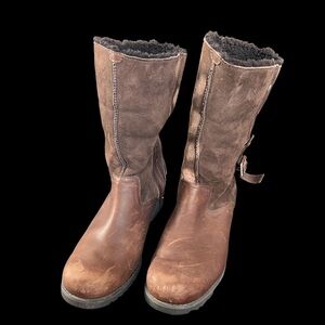 Women’s 10 Australian Leather and Sued  Mid-Calf Boots. SH163